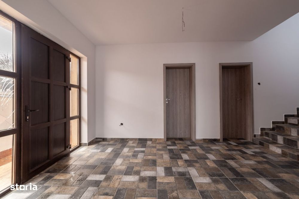 Casa spatioasa P+1+M – Izvorani, Ștefanesti | Ideala pentru 2 famil