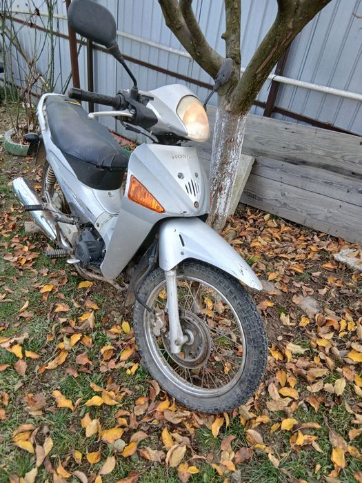 Vând honda 125cc