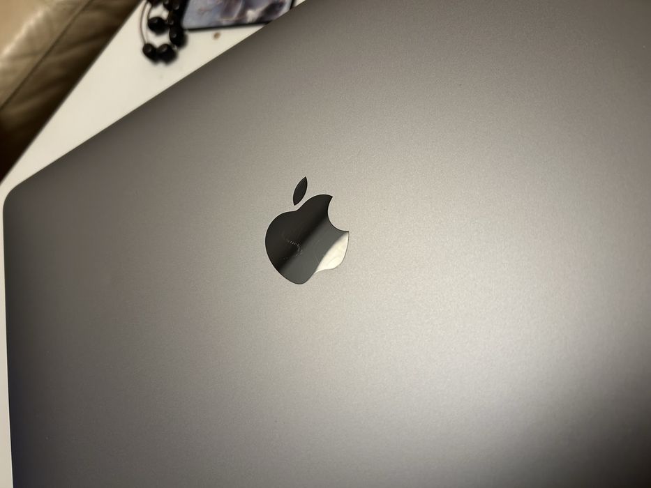 Macbook Air 13'' 2020 - 16GB RAM, SSD 256 GB