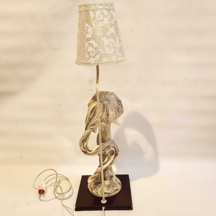 Елегантна настолна лампа "Juliana Collection" (1996) – Veronese Design