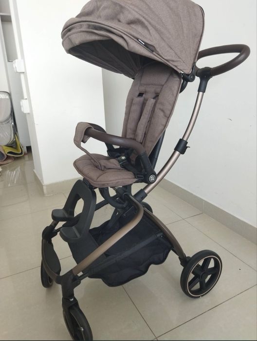 Лятна бебешка количка с реверсивна седалка