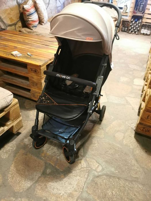 Детска количка Chipolino move on neon edition