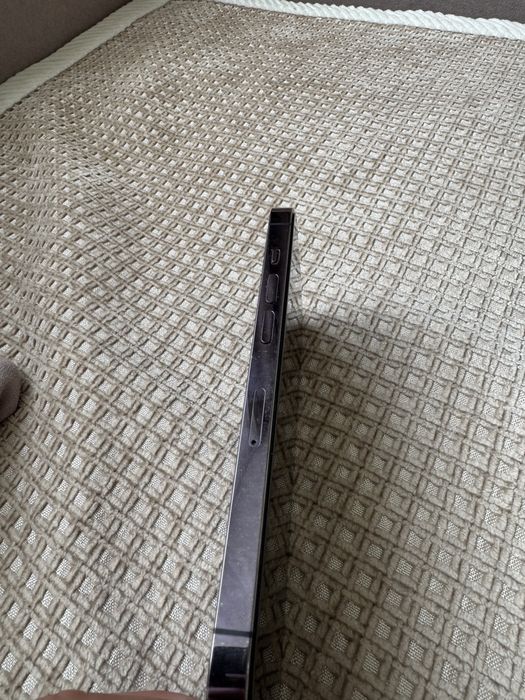 Продам Айфон 14 про