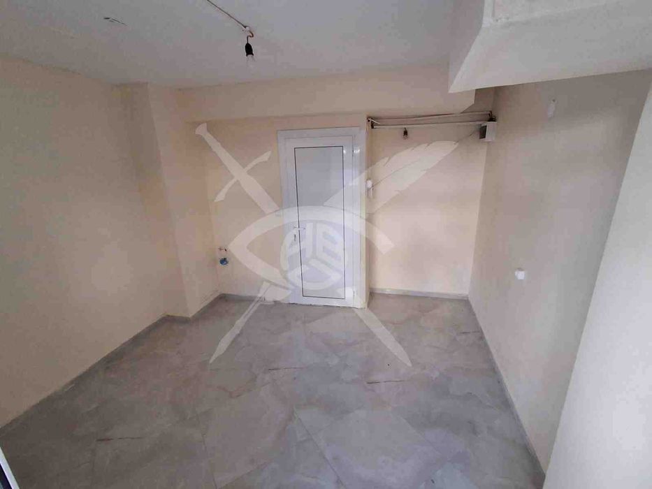 Продава се Офис в Бургас, Братя Миладинови - 26 кв.м за 903 €/кв.м - Снимка #1