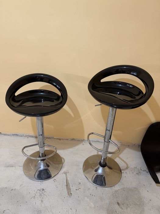 Set 3 scaune de bar / insulă bucătărie negre, reglabile și rotative