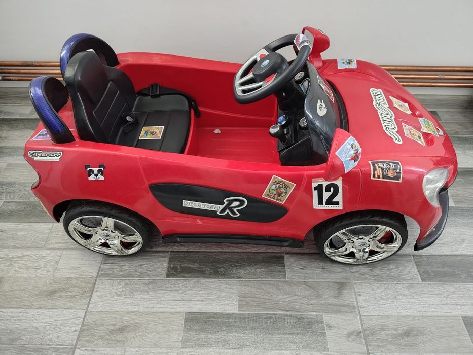 Mașinuță cu telecomanda pentru copii