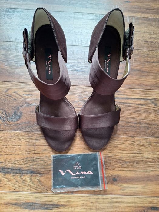 Sandale maro cu funde si strasuri Nina USA