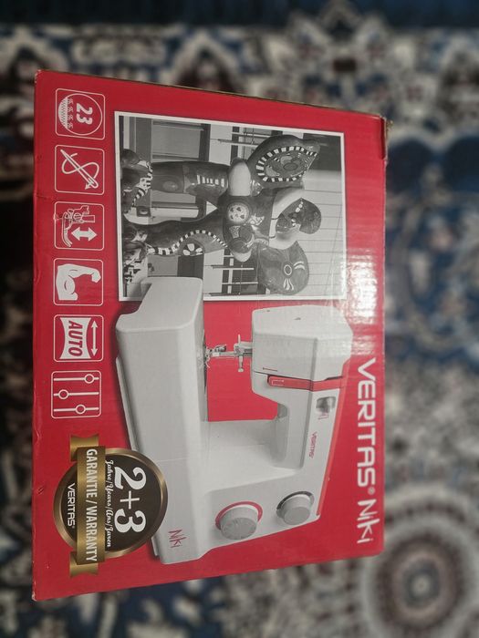 Продаётся Швейная машинка