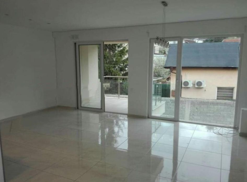 Дава се под наем Етаж от къща в София, Малинова долина - 160 кв.м за 1196.97 € - Снимка #1