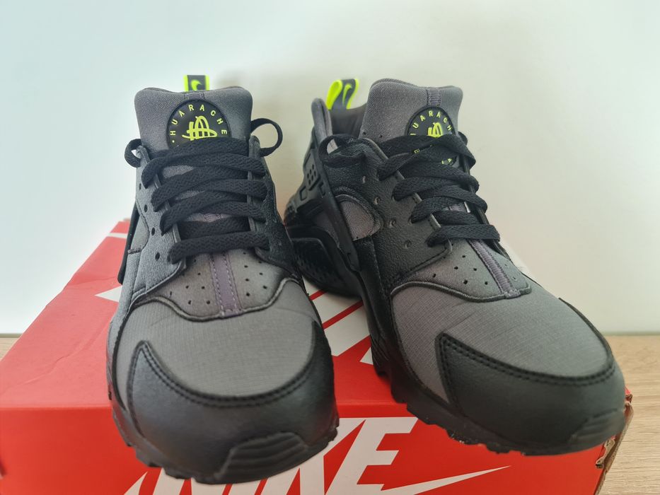 Намалени! Чисто нови Nike huarache run dz5632-001, 38 размер