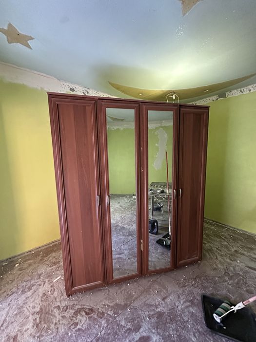 Mebel bu yaxshi sostayaniyada 3 tasi 2 ml