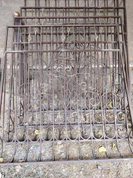 Терезенің решеткасы сатылады