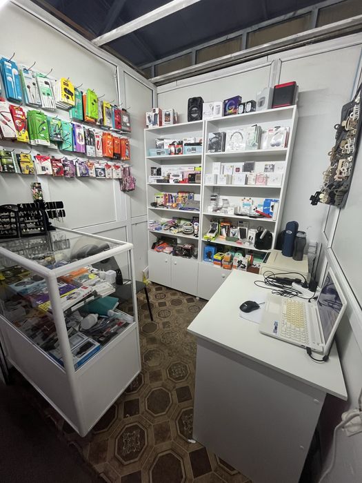 Продам срочно ветрину