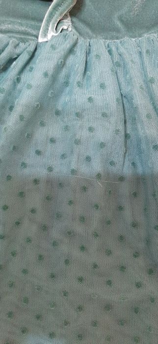 Rochiță + bentiță pentru o fetiță cochetă