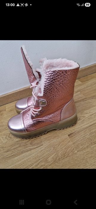 Vând ghete îmblănite noi!