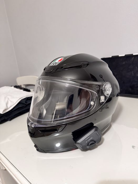 Casca AGV K6S cu Cardo Freecom 4X