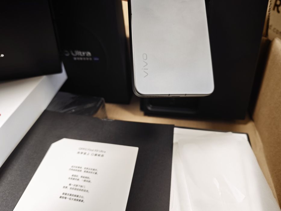 Чисто нов Oppo Find X9 Ultra - 16GB/1TB, 16GB/512GB и ...