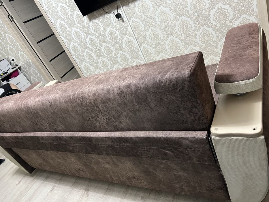 Продам диван в хорошем состоянии