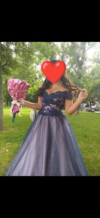 Бална рокля носена веднъж.