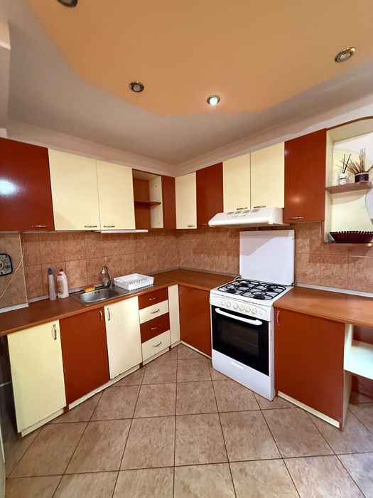 Apartament 3 camere 80 mp