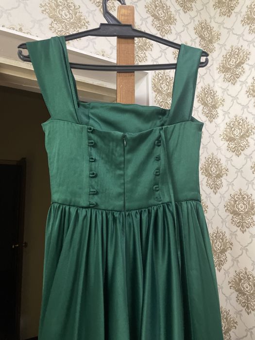 Продам вечерние платья