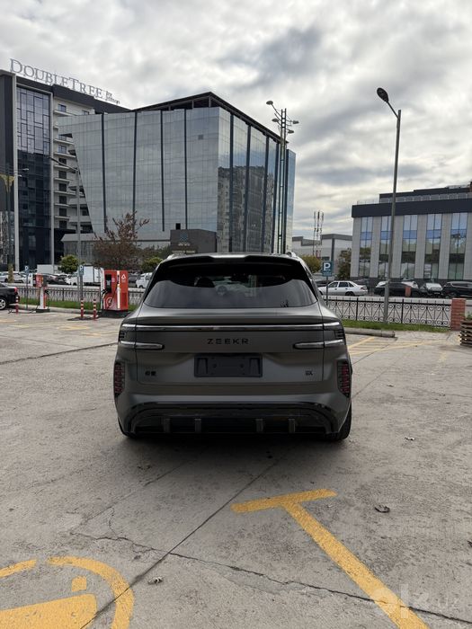 Zeekr 8x shadow edition. AWD 1401 л.с. Perechislenya qisa bo’ladi.