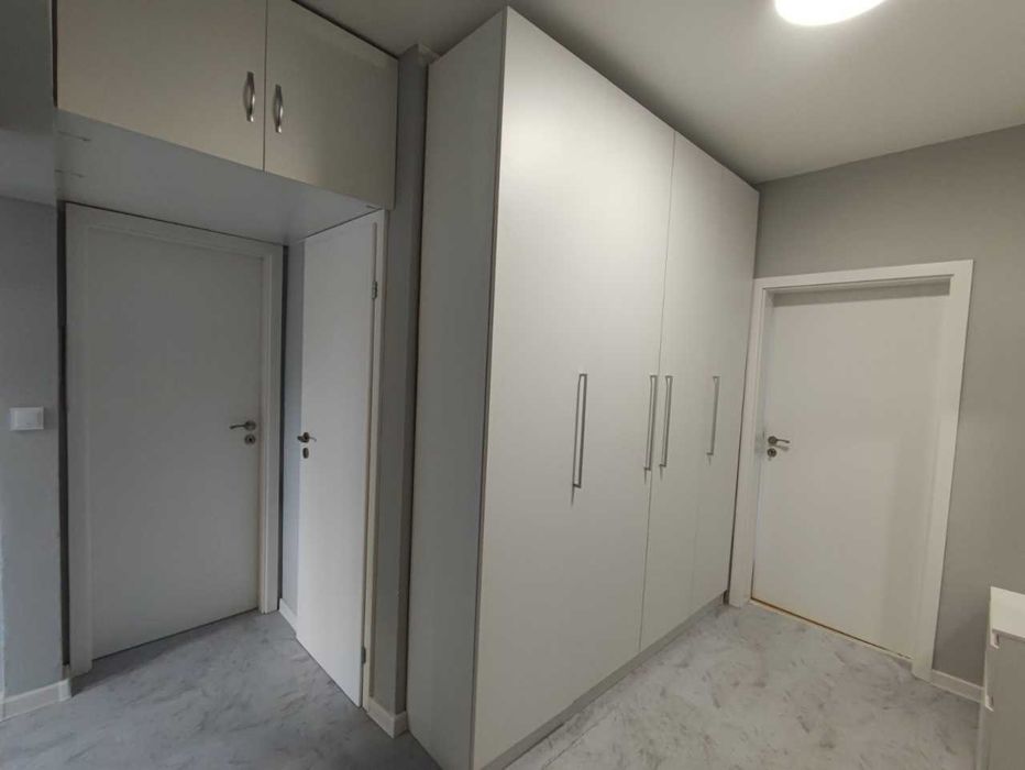 Дава се под наем Тристаен апартамент в София, Красно село - 90 кв.м за 816 € - Снимка #2