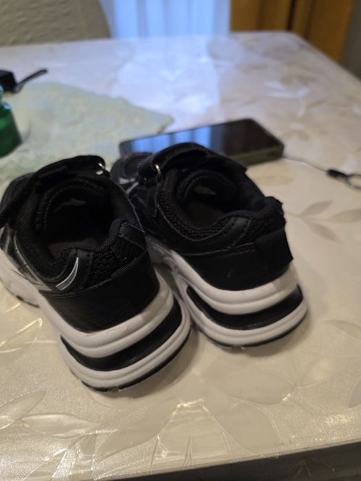 2 чифта Детски маратонки 27