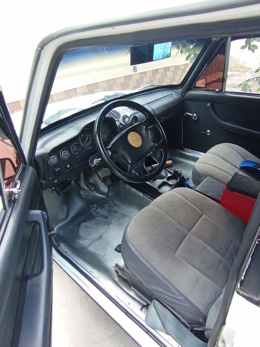 vaz 2106  jiguli sotiladi