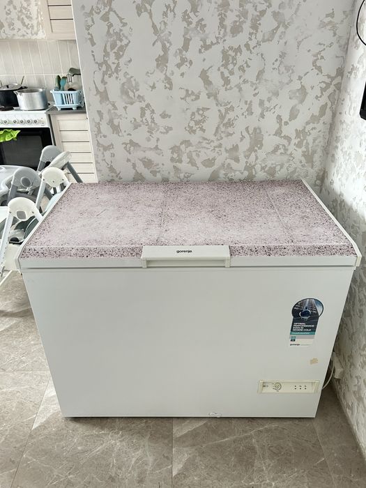 Морозилка большая.
