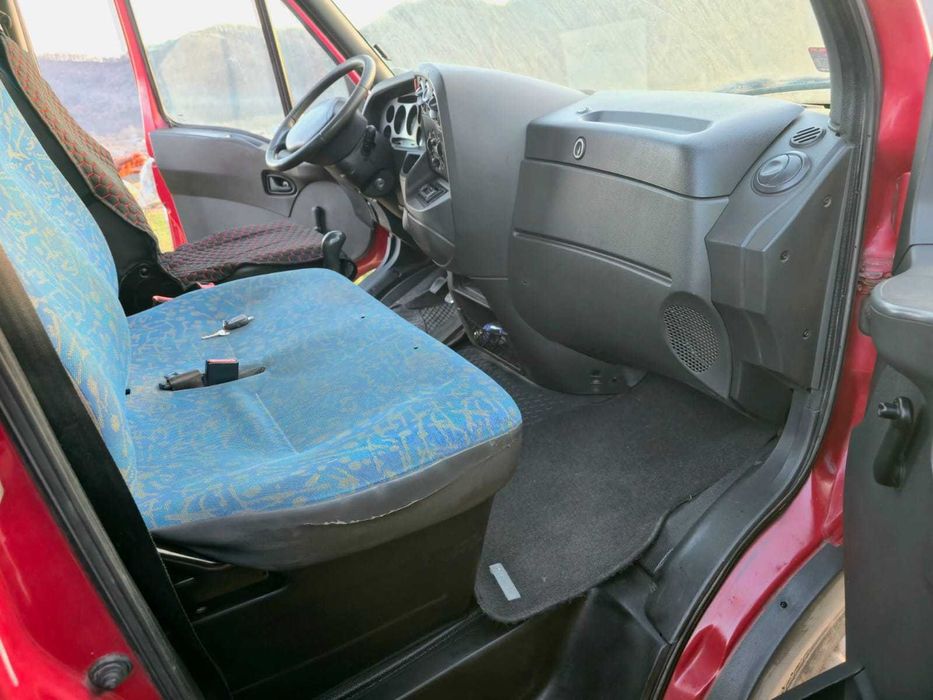 Iveco Daily Doka 7 locuri 2.8 diesel Bena 3.70 m Cat. B
