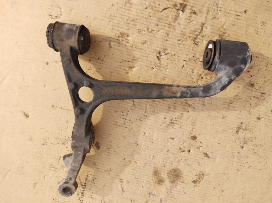 Преден Ляв Носач Mercedes E class W211 4Matic Tmodel 2008 320CDI