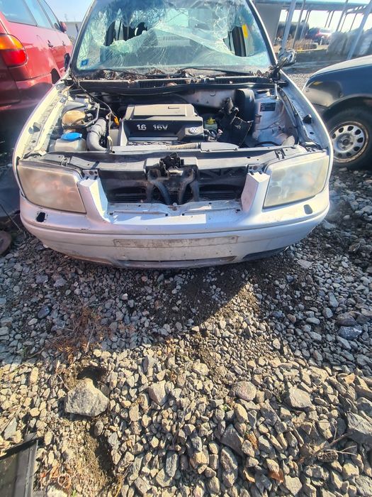 VW Бора  1.6 бензин на части