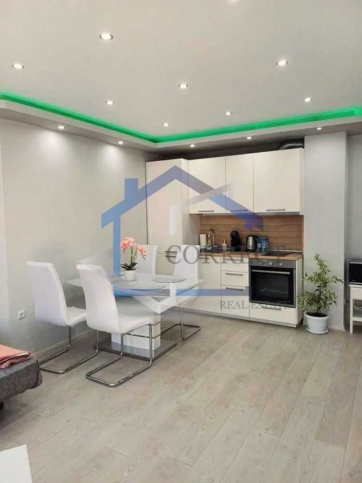 Дава се под наем Двустаен апартамент в Варна, Възраждане 3 - 75 кв.м за 561 € - Снимка #2