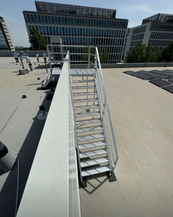 Scara exterior profesionale galvanizata