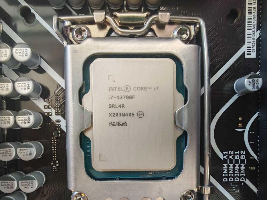 Процесор Intel Core i7-12700F, дванадесетядрен (4.9GHz, 25MB Cache, LGA1700)