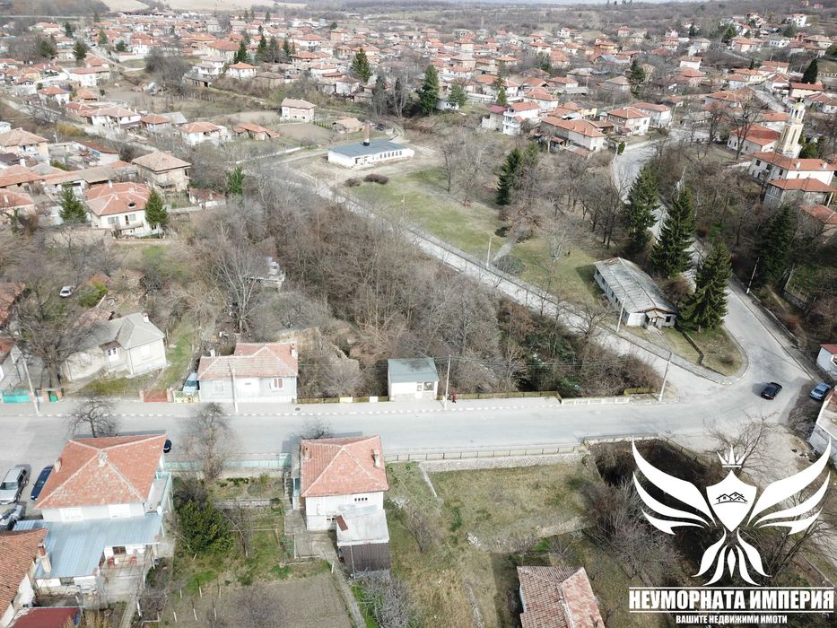 Продава се Магазин в с. Тополово, Област Пловдив - 730 кв.м за 31 €/кв.м - Снимка #1