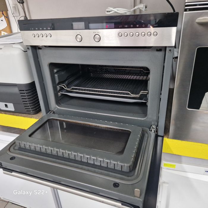 Компактна фурна с вградена микровълнова фурна SIEMENS HB86P570B