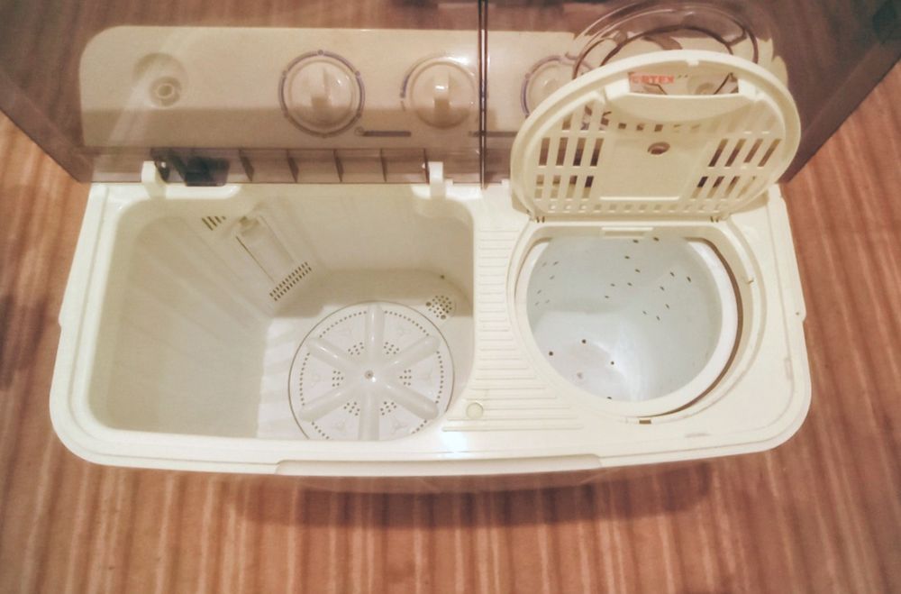 Mașină de spălat rufe Vortex semiautomata cu storcător