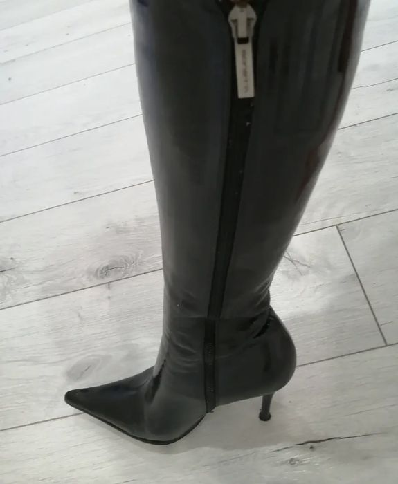 Продам женские сапоги