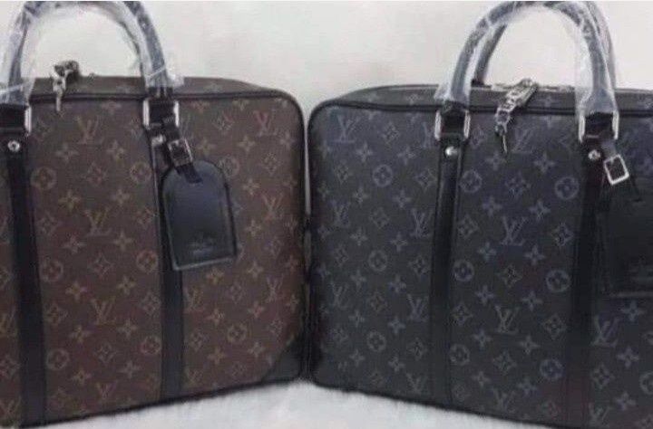 Genti laptop Louis Vuitton,curea detasabila, model unisex, saculet,eti