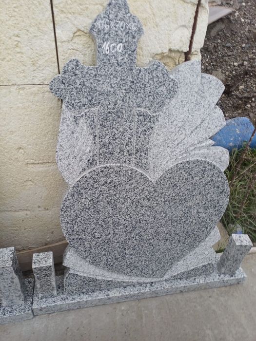 Vând Cruci Granit . OFERTĂ !!!