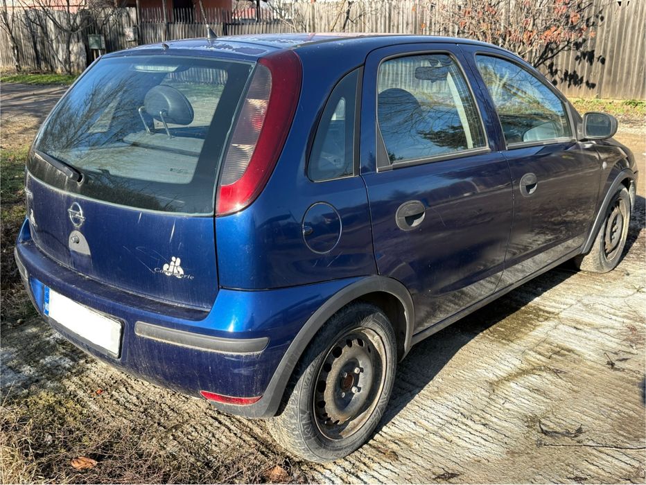 Opel Corsa 1.0 benzină, an 2004