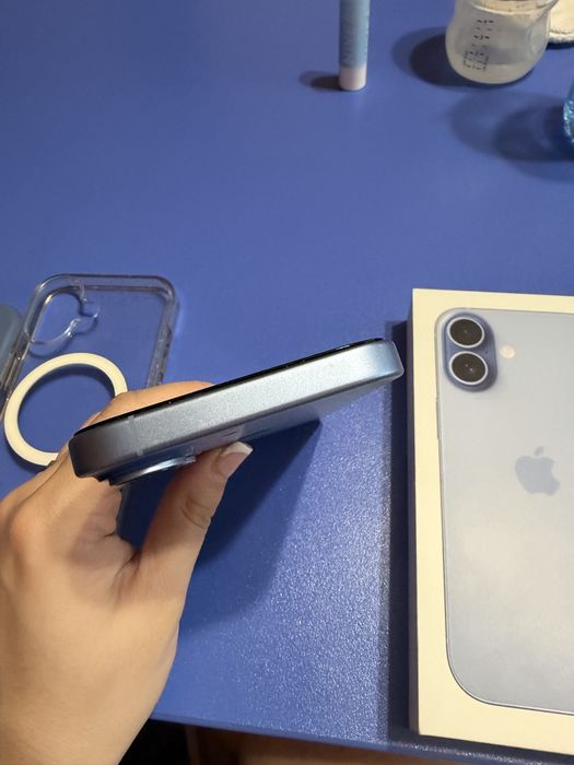 Iphone 17 син цвят