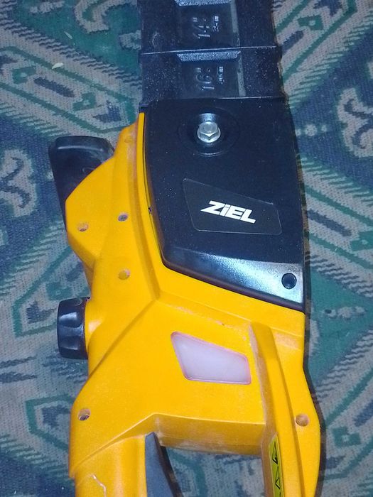 Електрически верижен трион