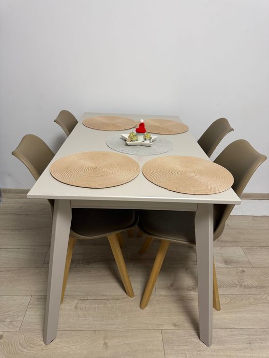 Vând Masă extensibila living