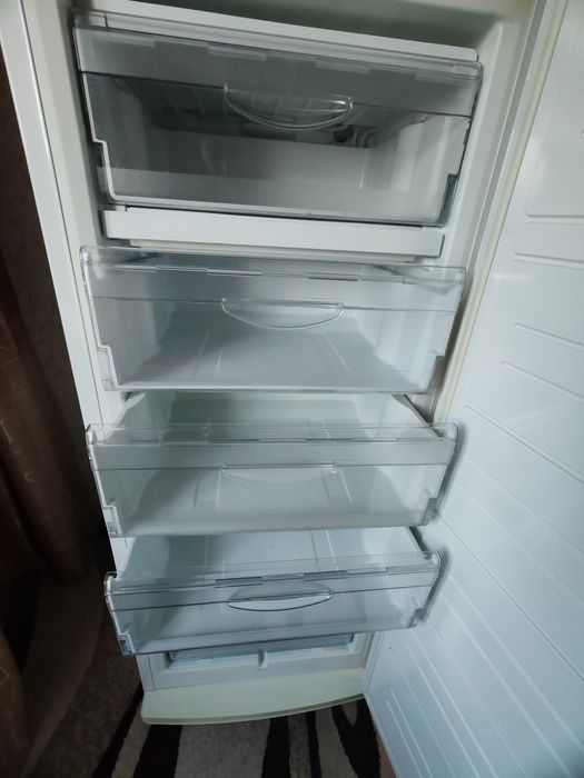 Продам морозильную камеру б/у