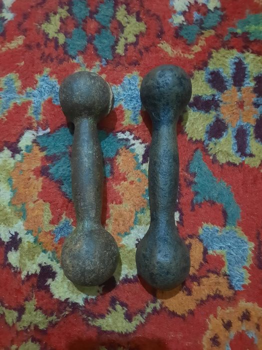 Гантель сатылады.