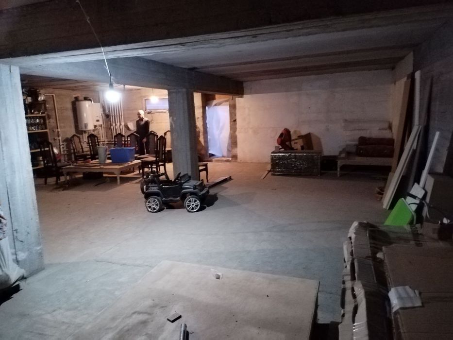 Сергели тумани хокимяти яқинида омборхона ва ишлаб чиқариш учун падвал