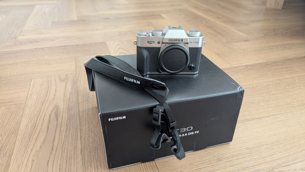 Kit Fujifilm X-T30 cu  Fujinon XF 35mm f/2 R WR body 6100 cadre – Stare Impecabilă